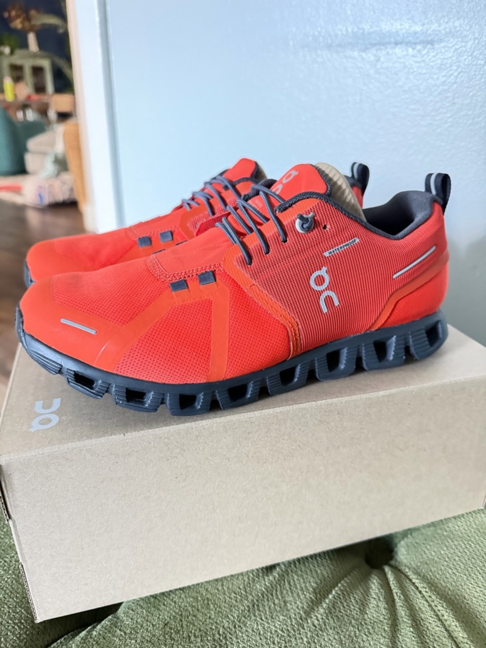 On Running Women’s Cloud 5 Warerproof Red Running Shoes S 8 - Picture 2 of 10
